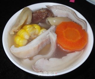 【粤菜】 花胶猪肚玉米汤