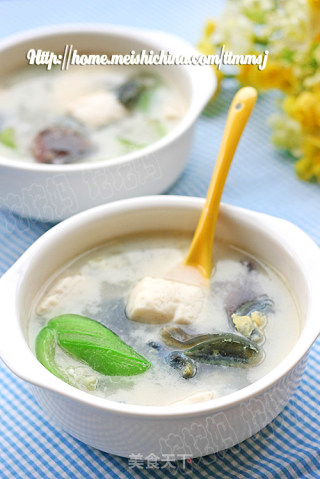 鲜得掉眉毛的一碗清素汤 丝瓜皮蛋豆腐汤的做法