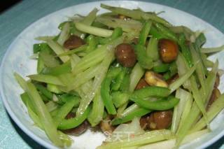 芹菜炒栗子的做法