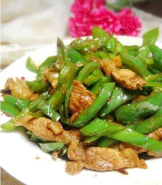 尖椒炒瘦肉的做法