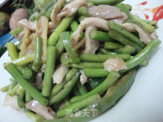 蒜苔炒肉的做法