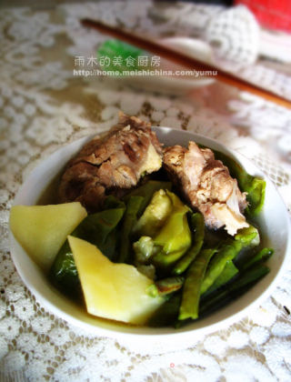 东北乱炖---脊骨炖杂蔬的做法