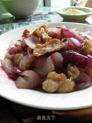 【就这么温柔地健身】紫洋葱炒肉的做法