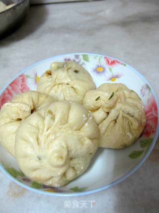韭菜虾皮鲜肉包——发面无压力：）的做法