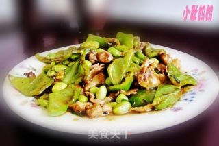 青椒毛豆炒鸡杂的做法