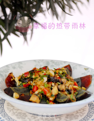 浇汁皮蛋的做法