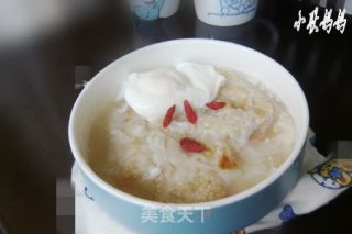大饼煮鸡蛋的做法