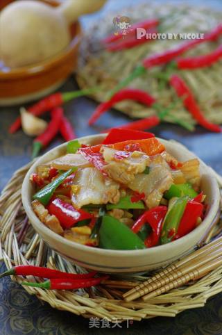 湘菜馆里点击率最高的一道菜 —— 超级下饭的农家小炒肉的做法