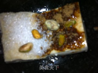 小黑与小白的幸福生活—糖拌豆腐的做法