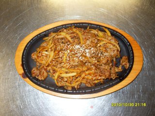 铁板孜然羊肉的做法