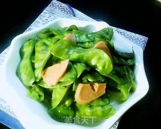 肉肠炒猪耳豆角的做法