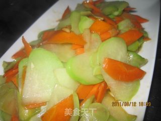 胡萝卜炒合掌瓜的做法