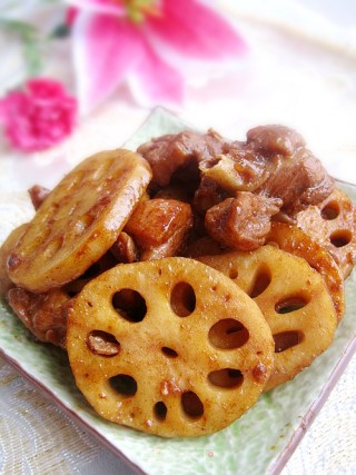 莲藕烧鸭肉的做法