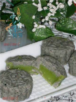 迎接中秋月饼热身@@黑白芝麻冰皮月饼