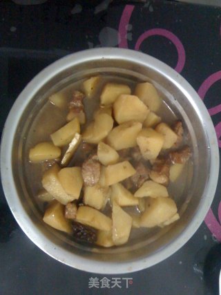 红烧肉炖土豆的做法