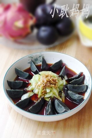 黄瓜拌皮蛋的做法