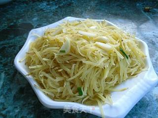 家常菜-----【蒜炒土豆丝】