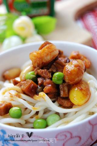 【炸酱面，花样做】：八宝辣酱面的做法