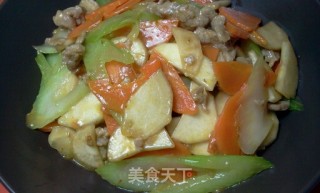 三素炒肉片的做法