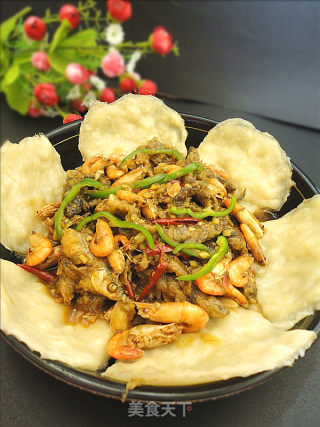小鱼虾贴饼的做法