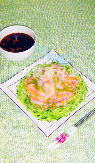 【炸酱面，花样做】彩虹炸酱面的做法