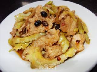 新吃法---鼓香苦瓜炒肉的做法