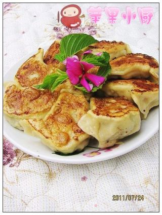 菠菜豆腐煎饺的做法