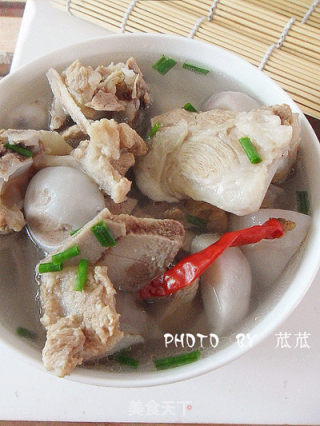 【补钙】芋艿筒骨汤的做法