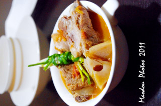 飨入“绯绯”——番茄排骨炖莲藕的做法