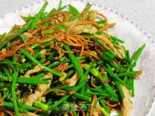 肉丝虫草花炒韭苔的做法