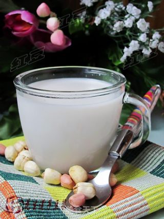 滋阴补气豆浆---花生莲子豆浆的做法