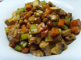 宫爆肉丁的做法