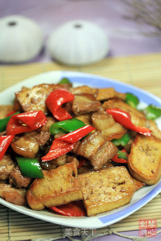 布包豆腐炒肉片的做法