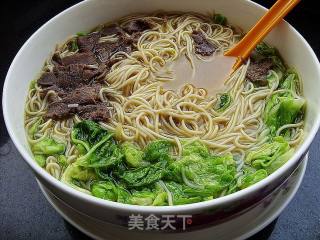娃娃菜牛肉面的做法