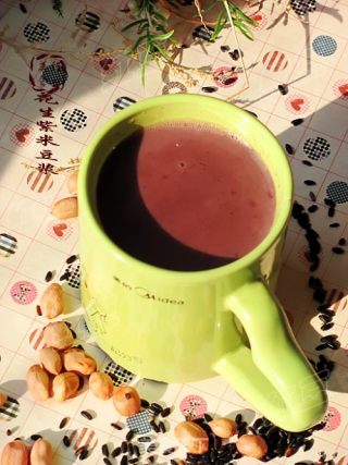 缓解疾病豆浆---花生紫米豆浆的做法