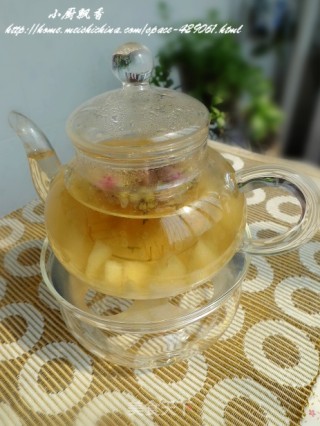 润肺养颜----玫瑰菊花雪梨茶