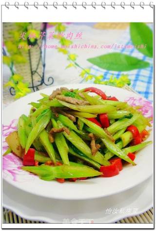 【家庭快手小炒】四季家常小炒---尖椒芹菜炒肉丝的做法