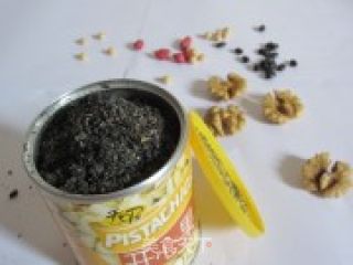 补脑乌发--核桃芝麻五谷粉的做法