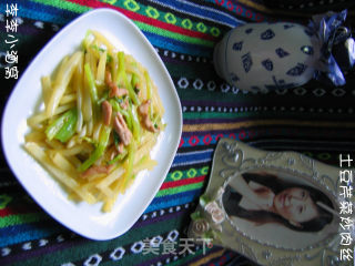 土豆芹菜炒肉丝的做法