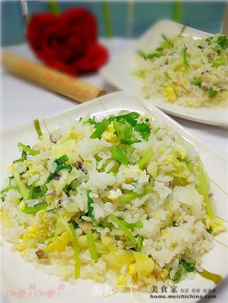 家常炒饭@@不加调味料也一样好吃～～美味咸鱼炒饭的做法