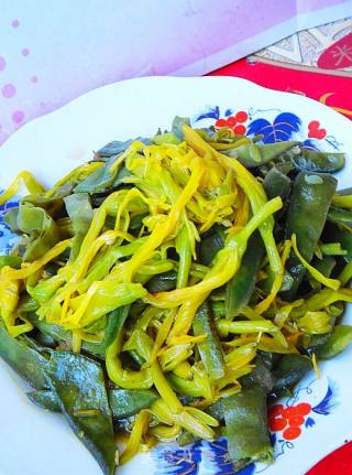 黄花菜烧扁豆的做法
