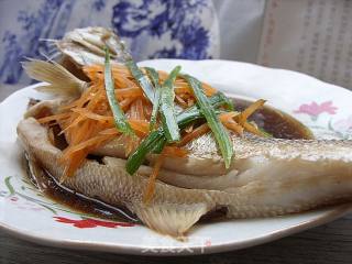 蒸鲈鱼的做法