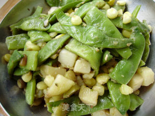 家常菜----玉米粒土豆烧豆角的做法