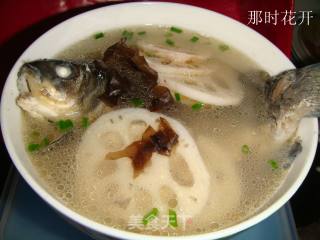 鲫鱼莲藕汤的做法