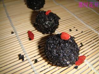 黑芝麻糯米糍的做法