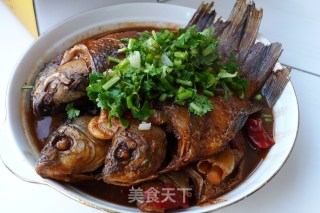 乳香鲫鱼的做法