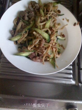 金针菇炒牛肉的做法