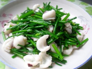 韭菜花炒章鱼的做法