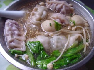 紫包菜肉馅饺子+韭菜花肉馅饺子的做法