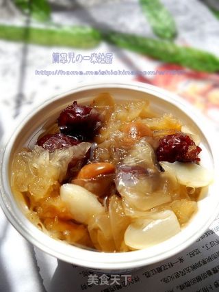 银杏百合银耳羹的做法